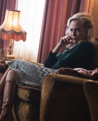 Постер «Преступая черту»